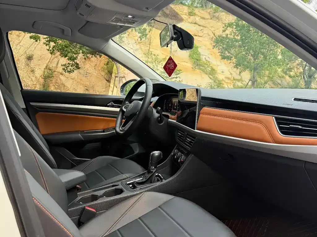 Volkswagen Bora 2023 из CN, фото 2