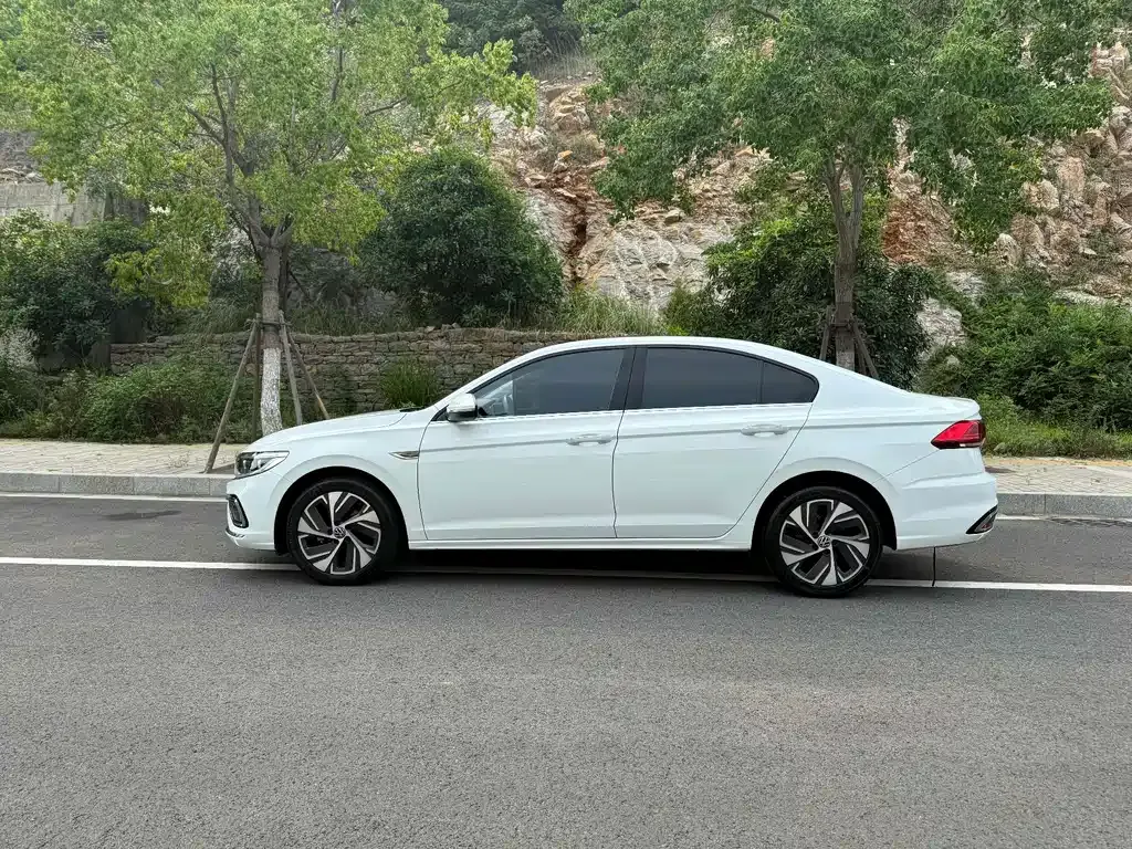Volkswagen Bora 2023 из CN, фото 8