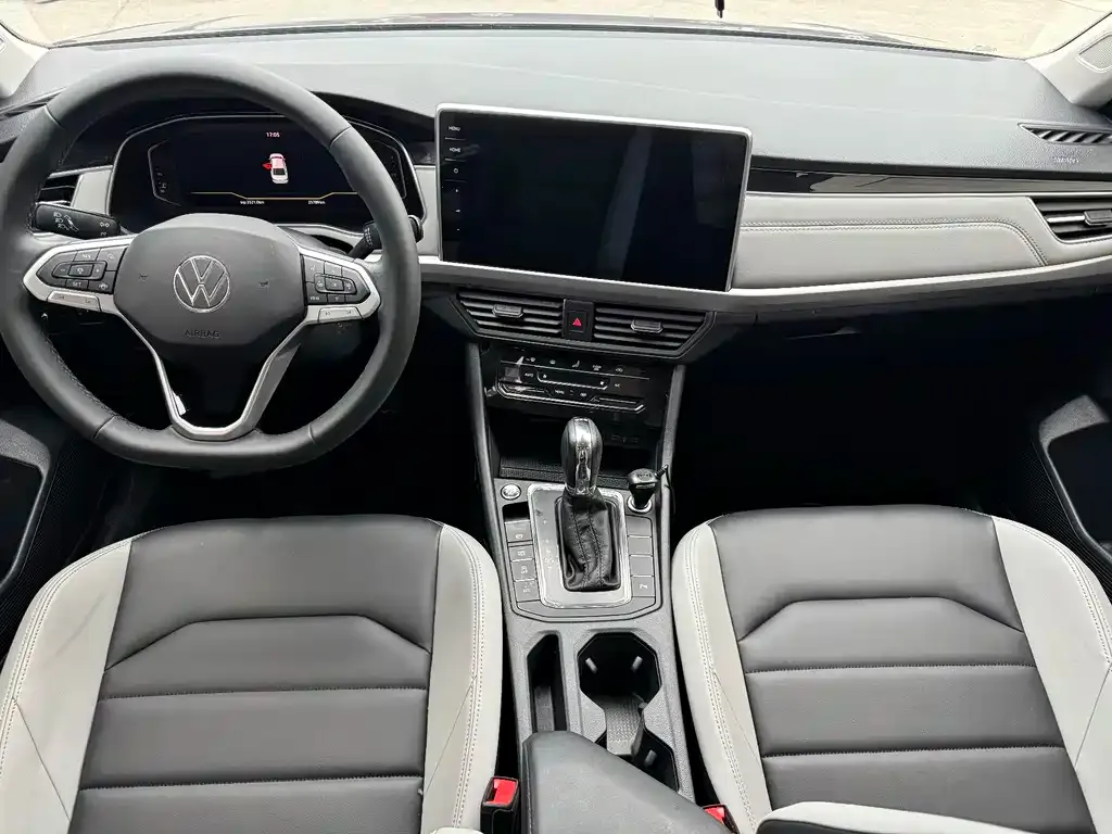 Volkswagen Bora 2023 из CN, фото 2