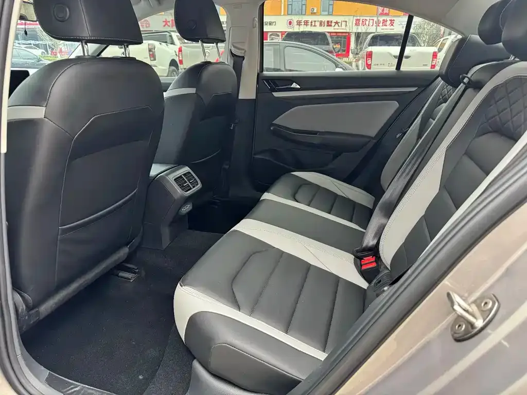 Volkswagen Bora 2023 из CN, фото 5
