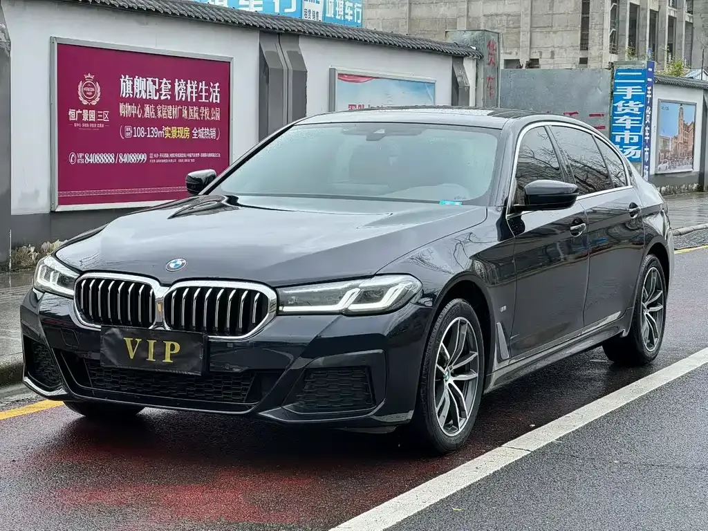 BMW 5 Series — фото 1