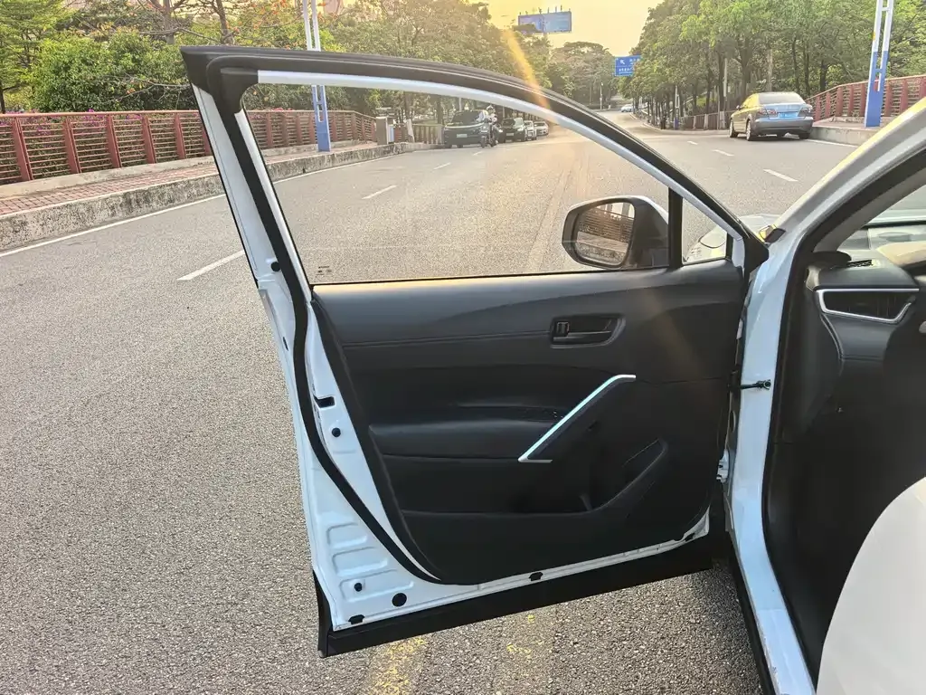 Toyota Frontlander 2024 из CN, фото 8
