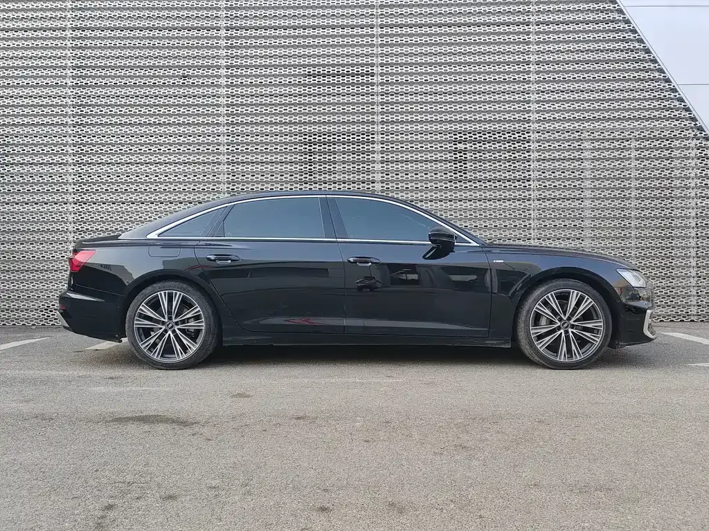Audi A6L 2024 из CN, фото 8