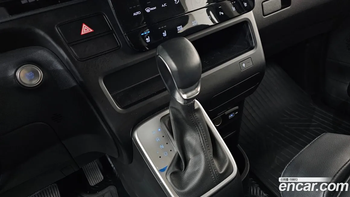Hyundai Staria — фото 3