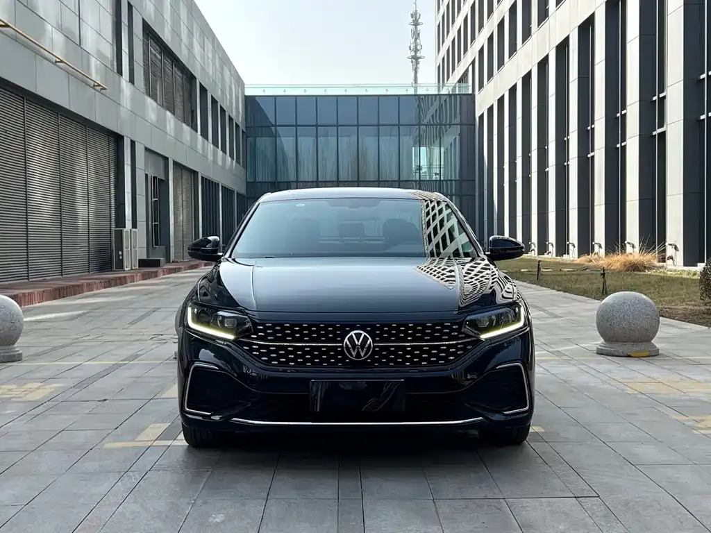 Volkswagen Passat — фото 10