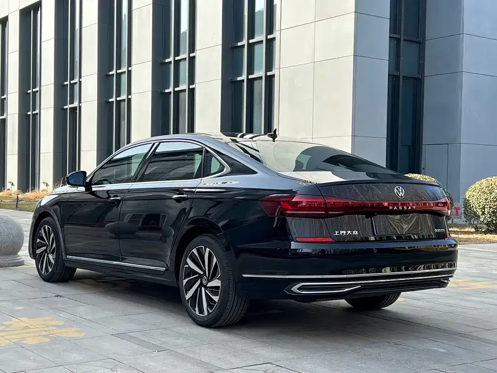 Volkswagen Passat — фото 4