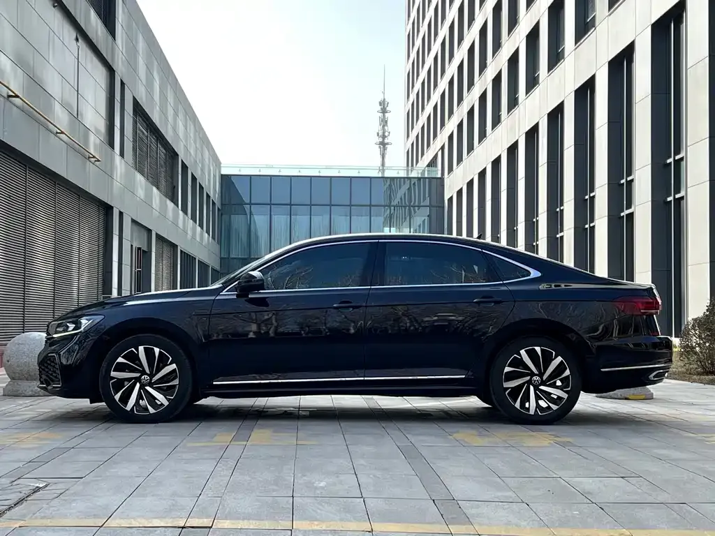 Volkswagen Passat — фото 5