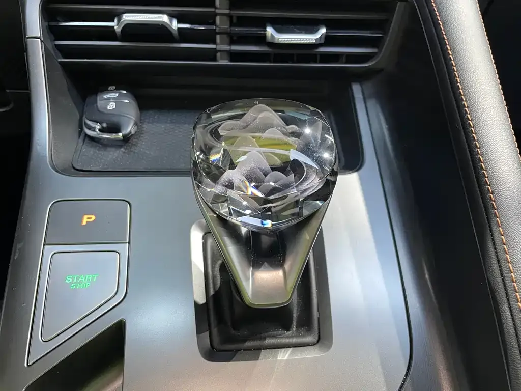Roewe RX5 New Energy 2023 из CN, фото 7