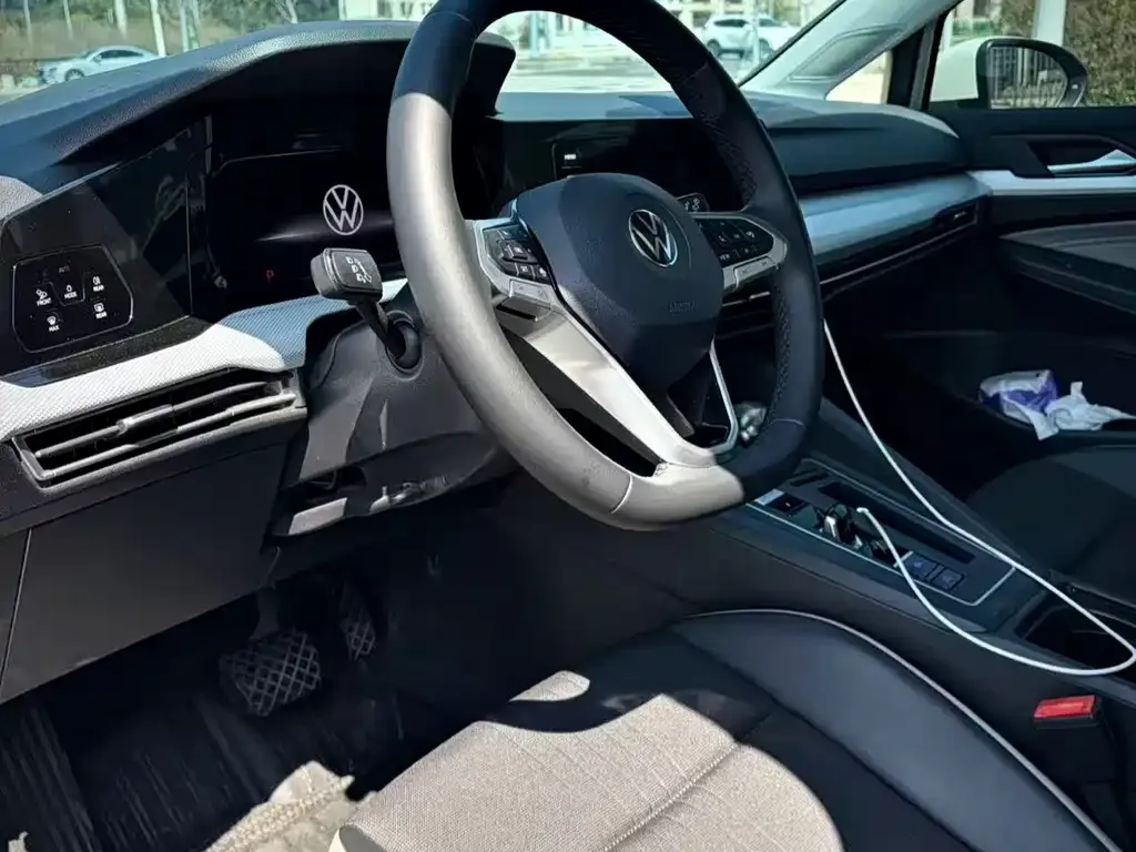 Volkswagen Golf 2022 из CN, фото 3