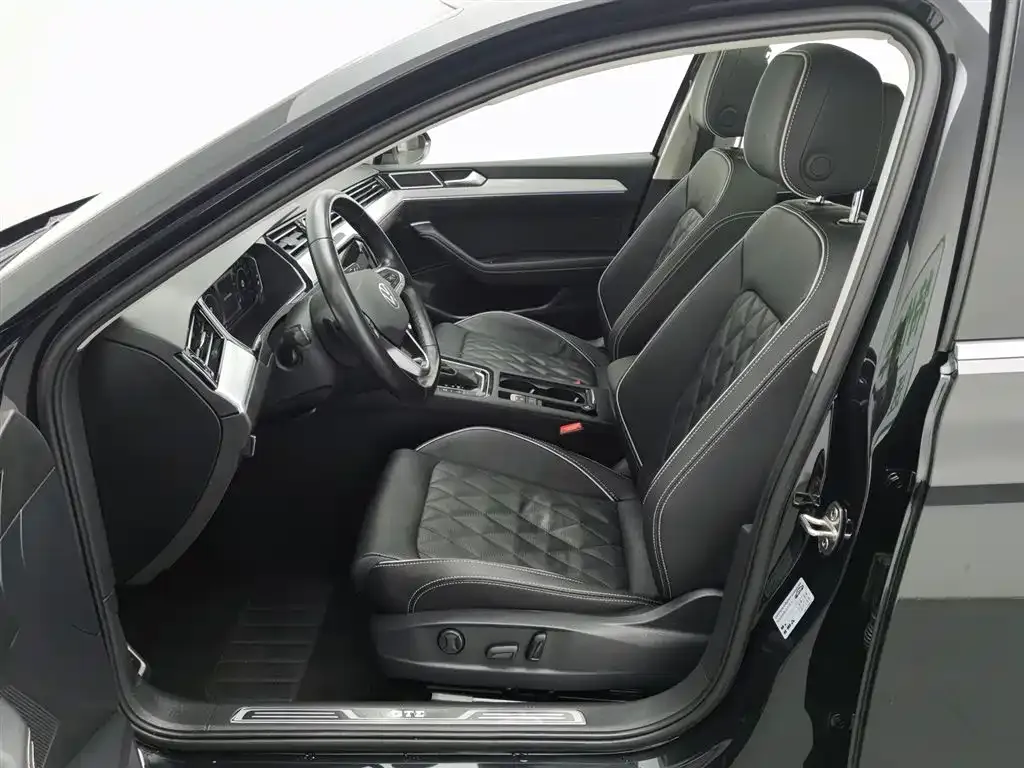 Volkswagen Magotan GTE PHEV 2023 из CN, фото 9