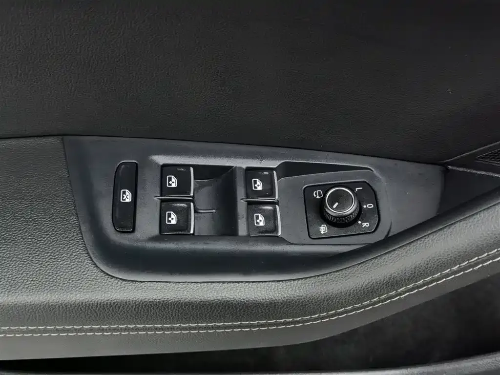 Volkswagen Magotan GTE PHEV 2023 из CN, фото 10