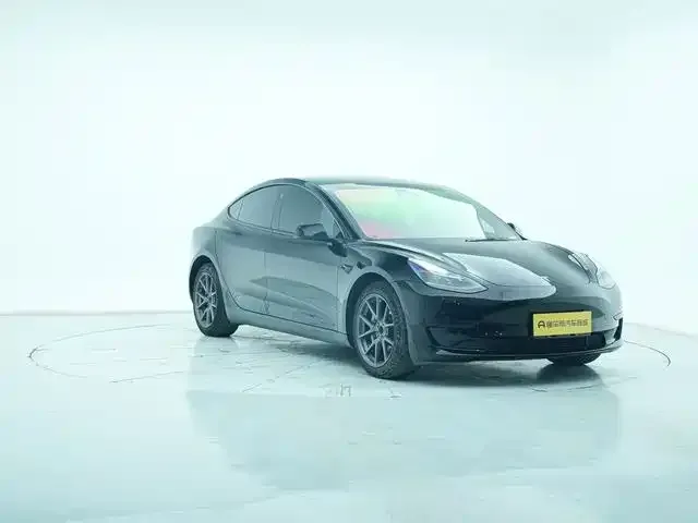 Tesla Model 3 — фото 5