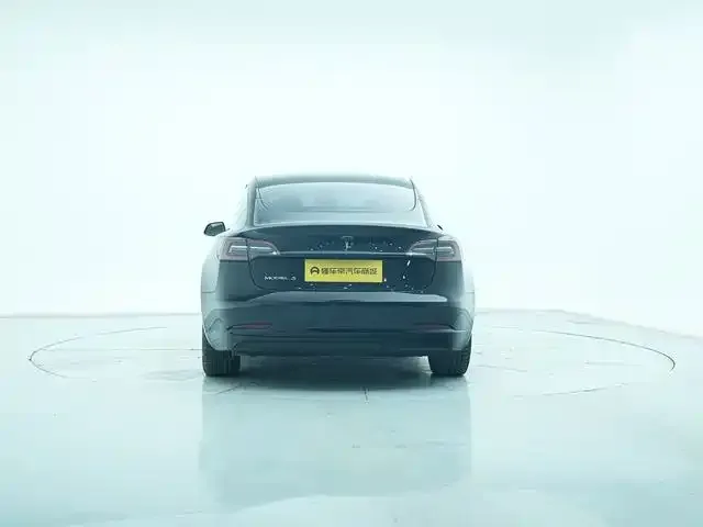 Tesla Model 3 — фото 10