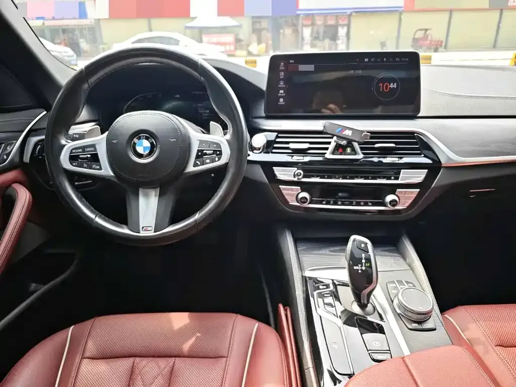 BMW 5 Series — фото 4