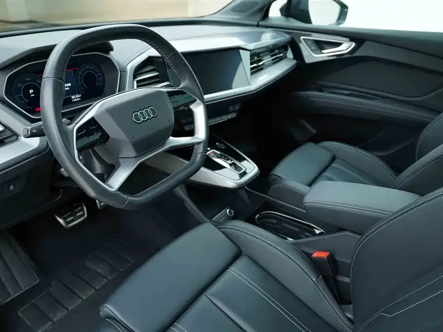 Audi Q4 e-tron — фото 3