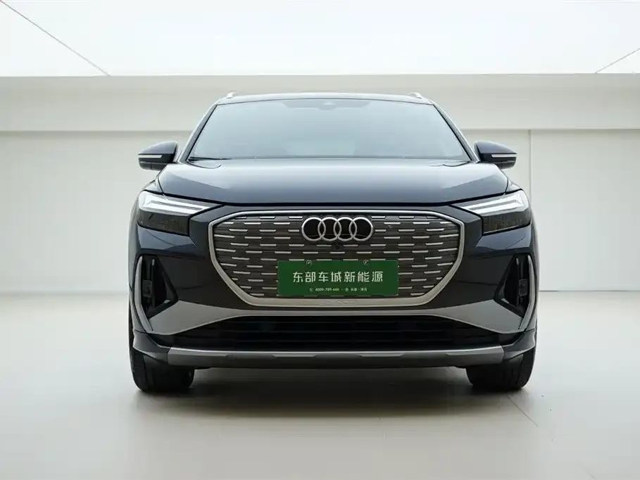 Audi Q4 e-tron — фото 4