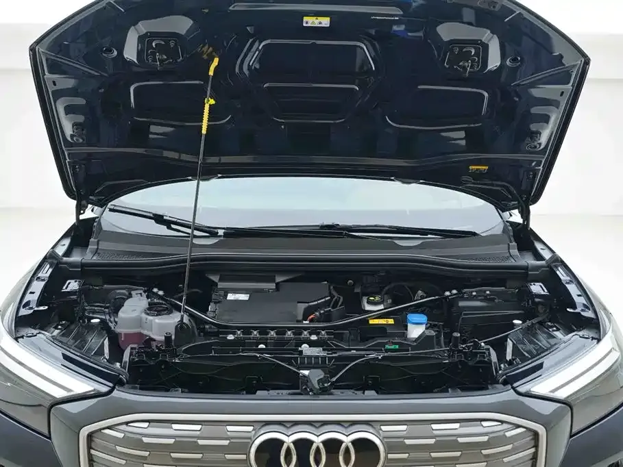 Audi Q4 e-tron — фото 10