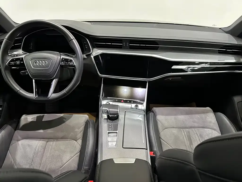 Audi A6L — фото 8