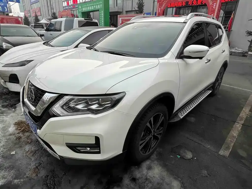 Nissan X-Trail — фото 1