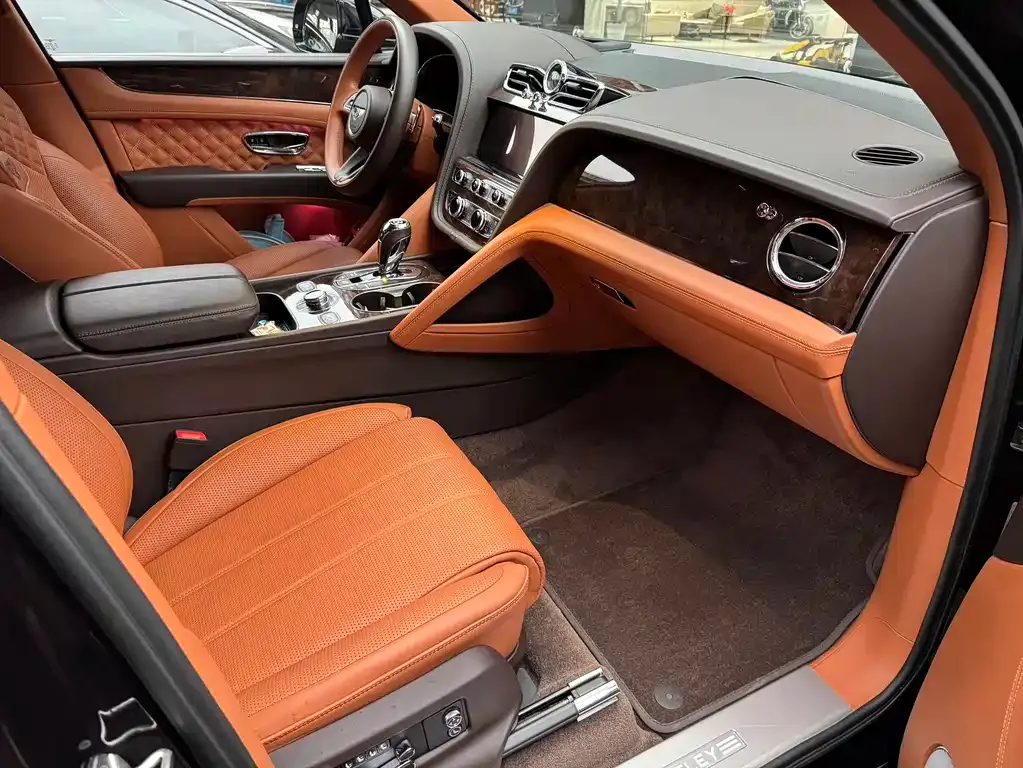 Bentley Bentayga 2022 из CN, фото 4