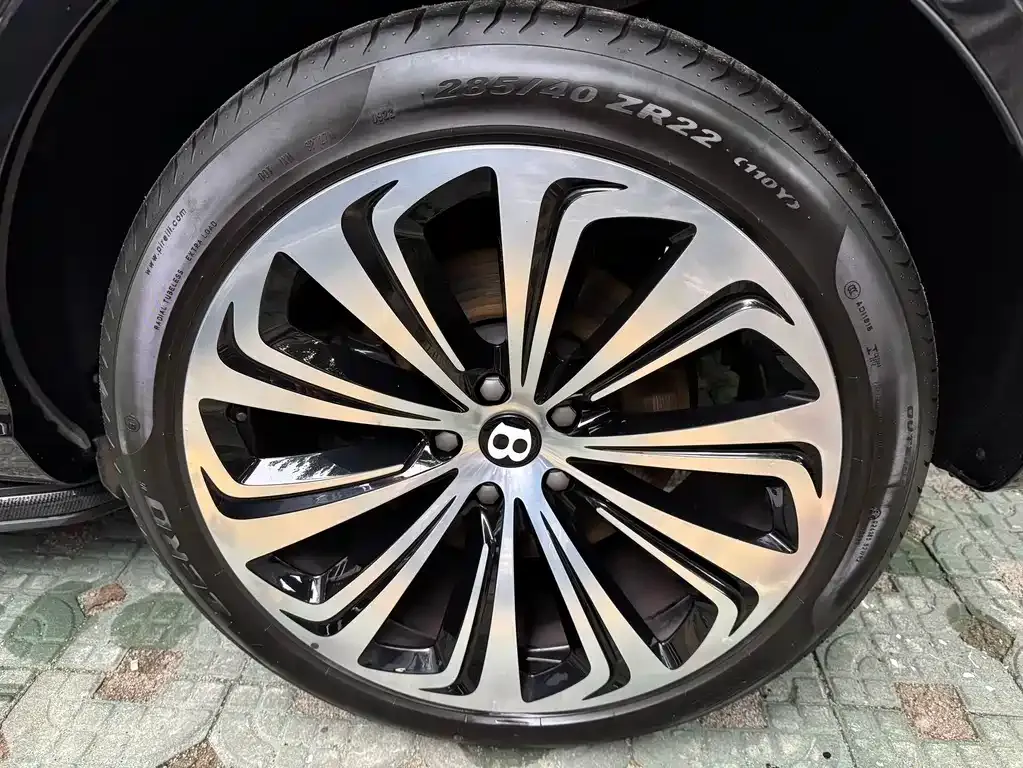Bentley Bentayga 2022 из CN, фото 3