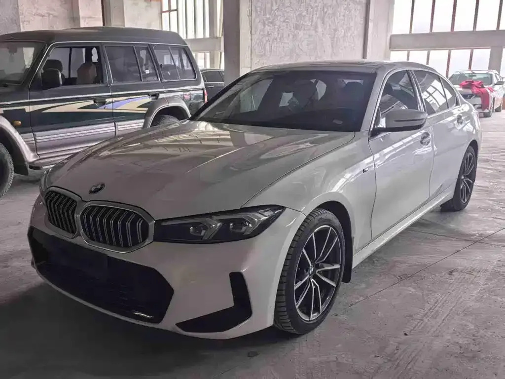 BMW 3 Series 2023 из CN, фото 2