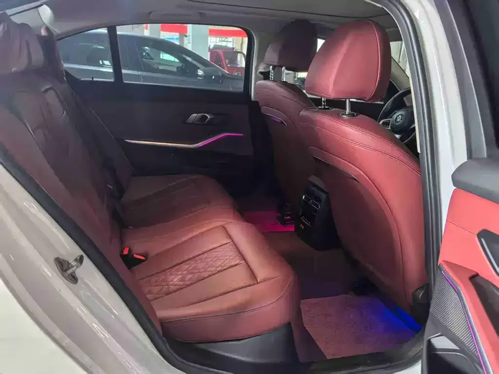 BMW 3 Series 2023 из CN, фото 10
