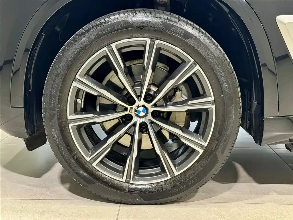 BMW X5 — фото 7