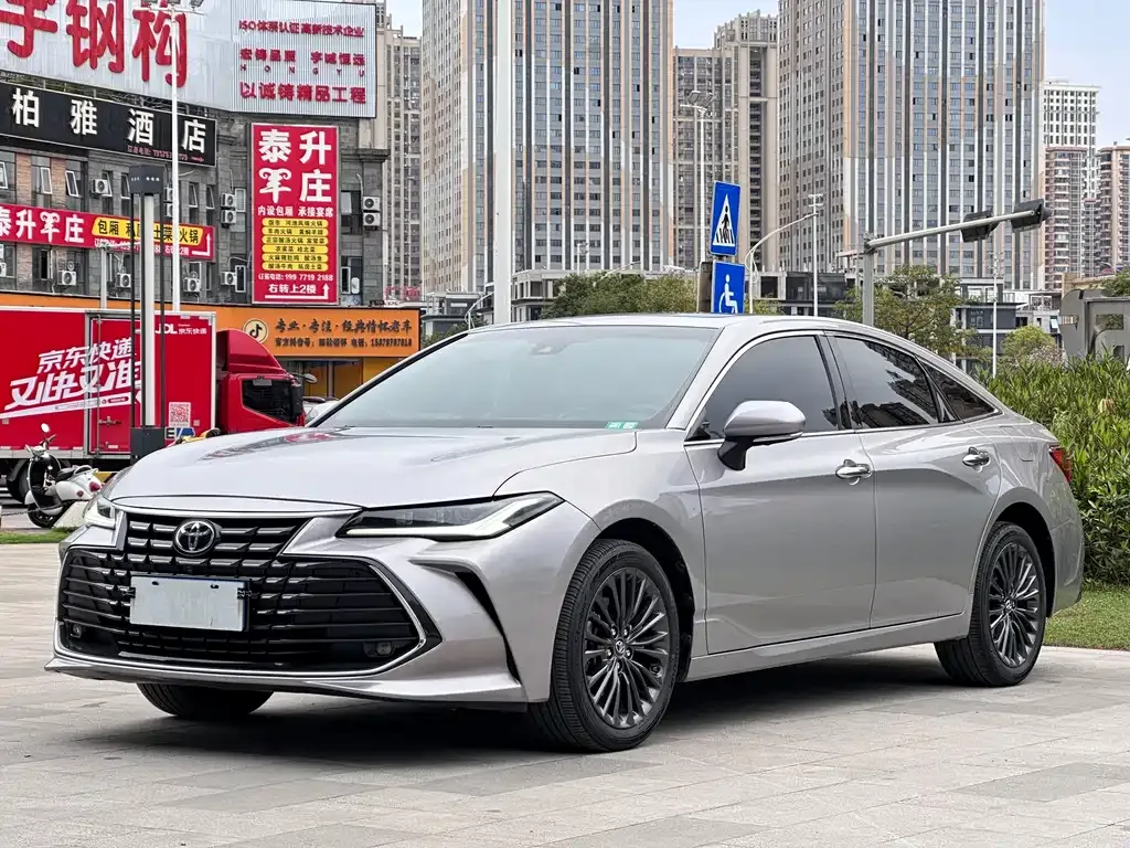 Toyota Avalon 2023 из CN, фото 1