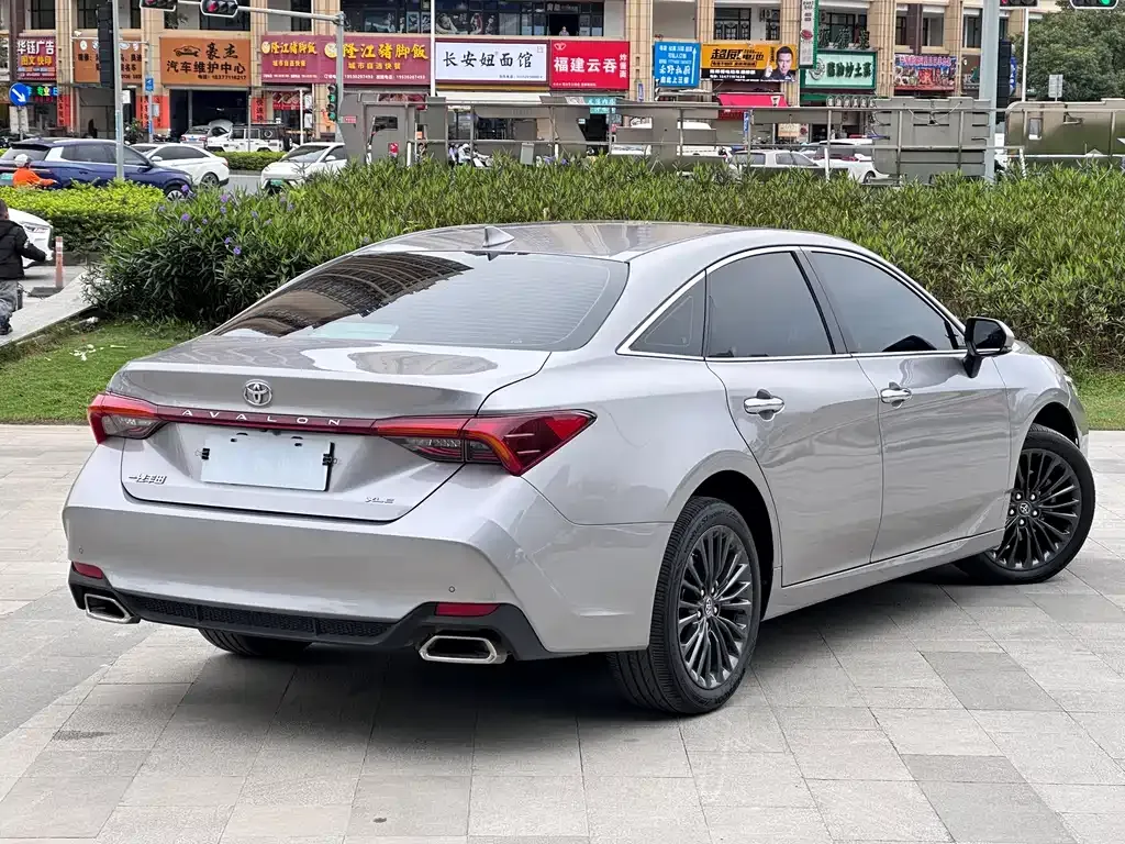 Toyota Avalon 2023 из CN, фото 2
