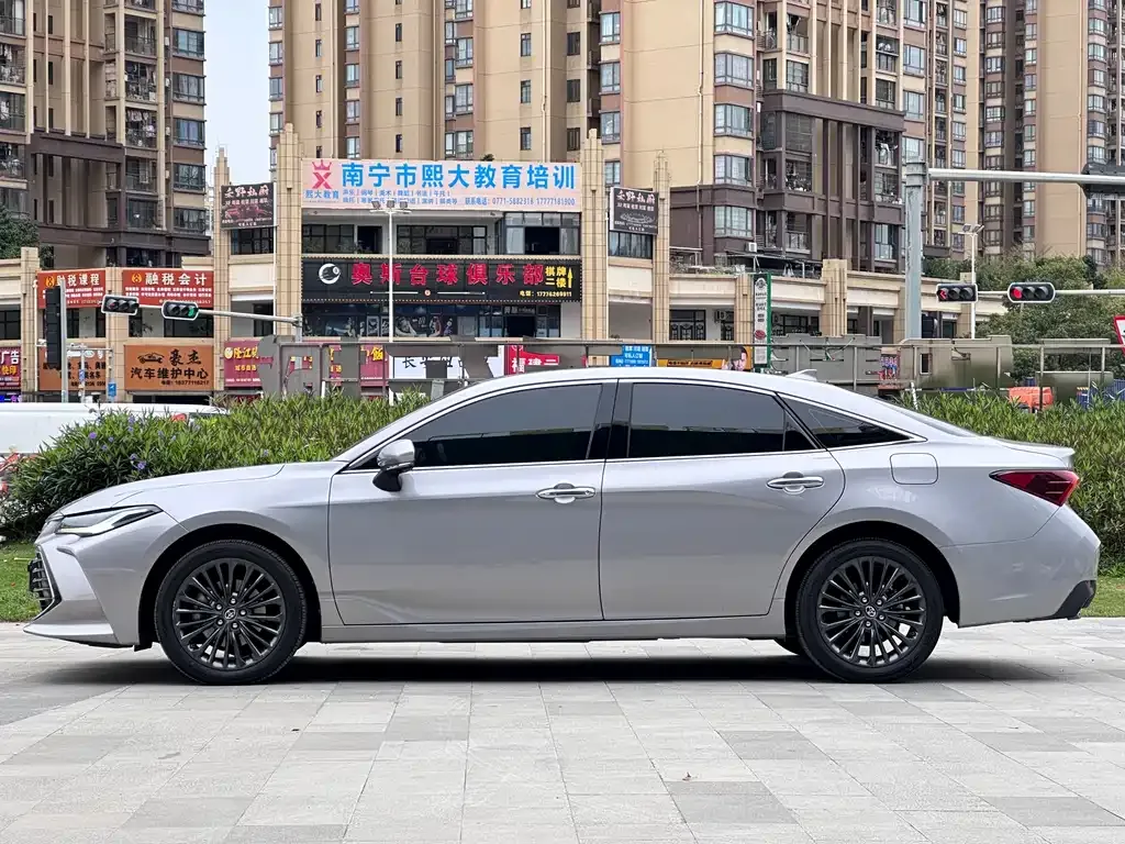 Toyota Avalon 2023 из CN, фото 3