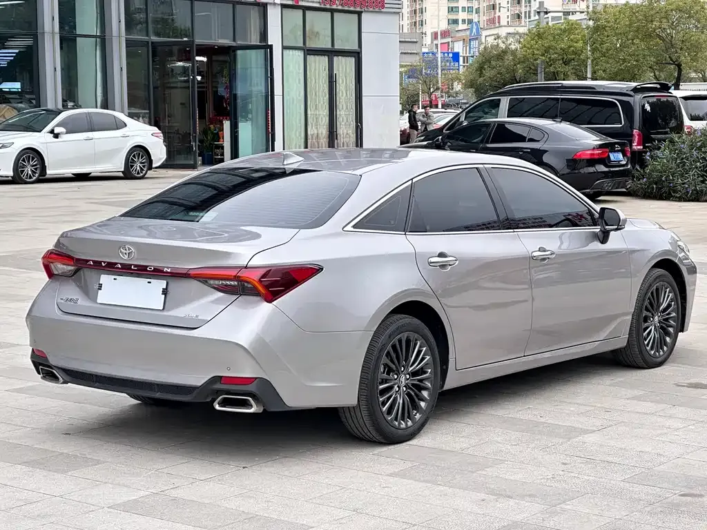 Toyota Avalon 2023 из CN, фото 9