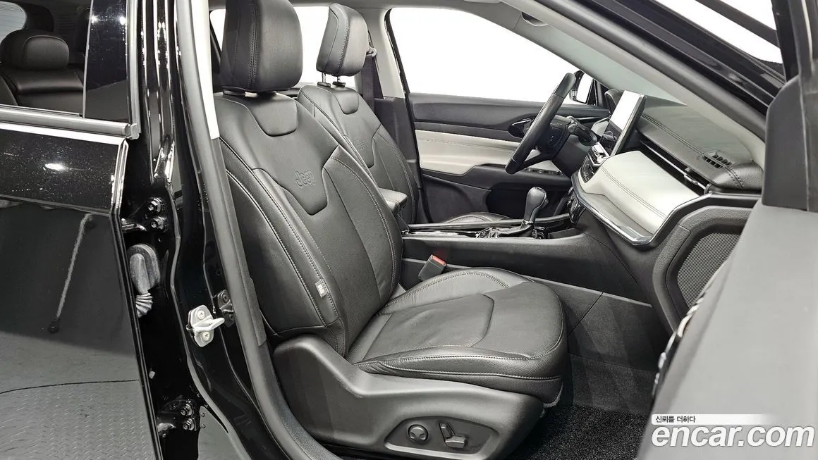 Jeep Compass 2022 из KR, фото 9