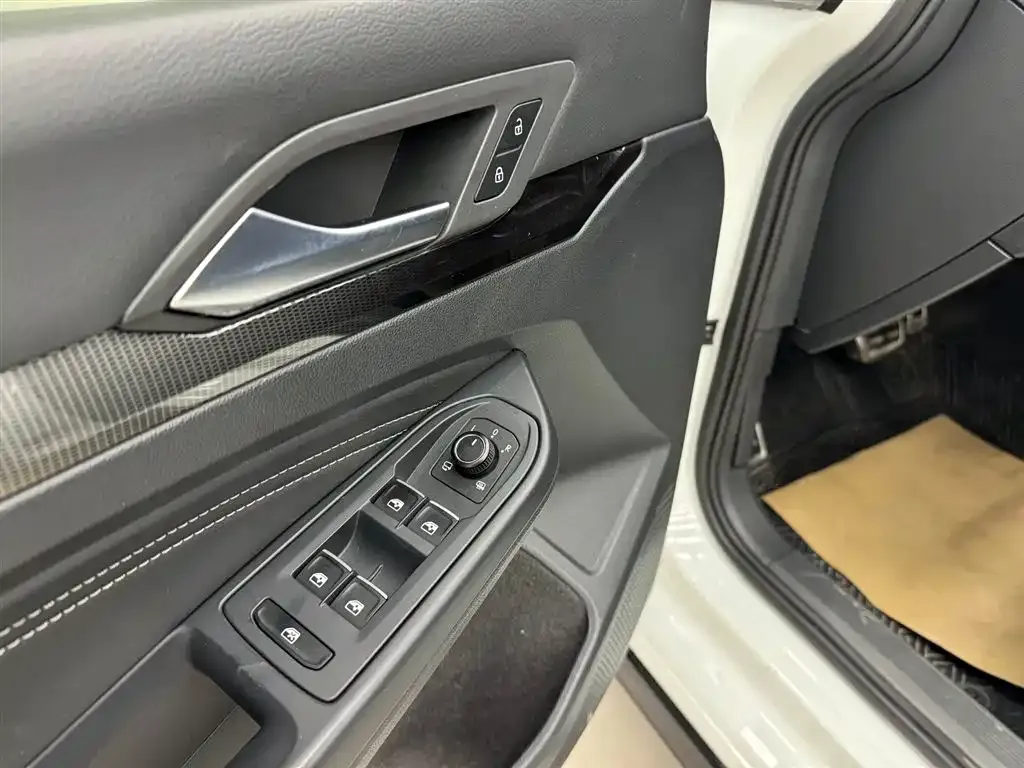 Volkswagen Golf 2021 из CN, фото 9