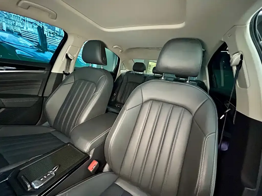 Volkswagen Passat — фото 3