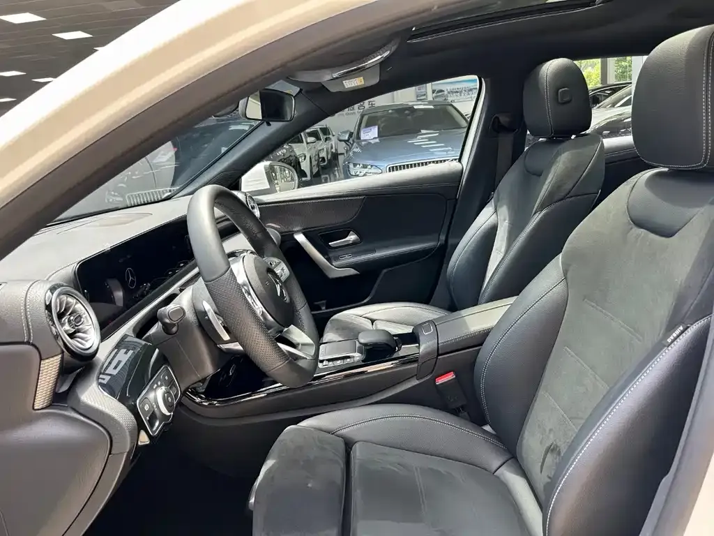 Mercedes-Benz A-Class 2024 из CN, фото 8
