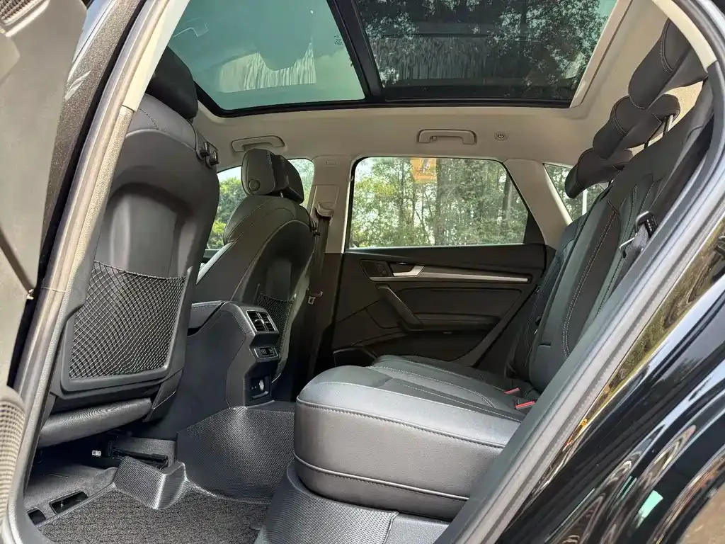 Audi Q5L 2022 из CN, фото 2