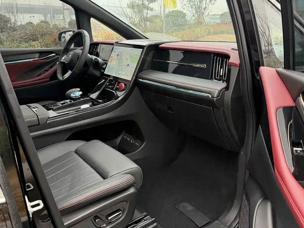 GAC Motor Trumpchi M8 — фото 9