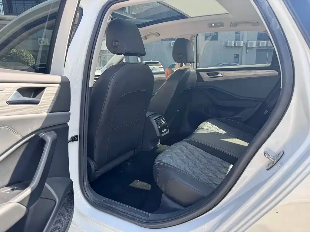 Volkswagen Sagitar 2022 из CN, фото 4