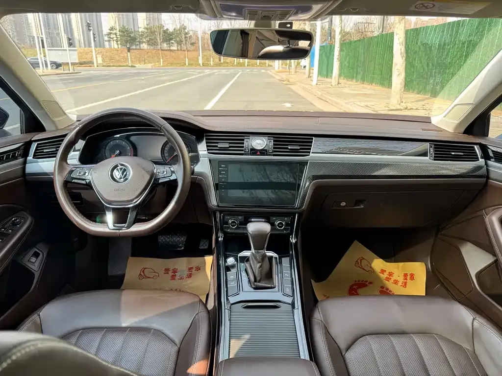 Volkswagen Phideon — фото 3