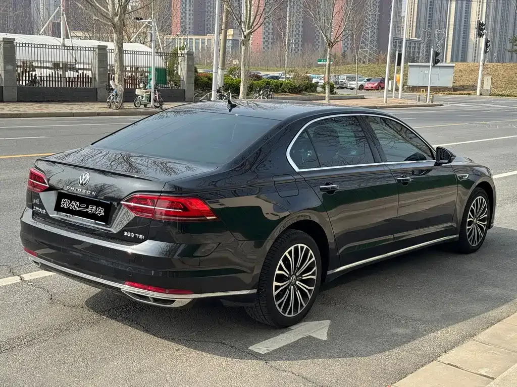 Volkswagen Phideon — фото 9