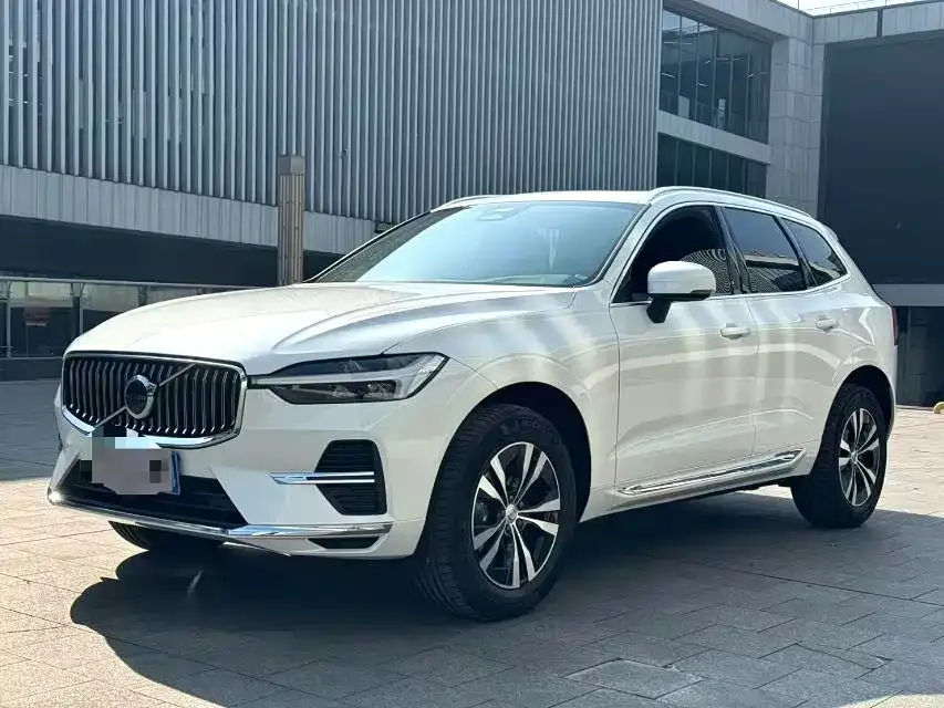 Volvo XC60 — фото 1