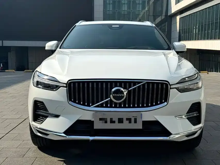 Volvo XC60 — фото 3