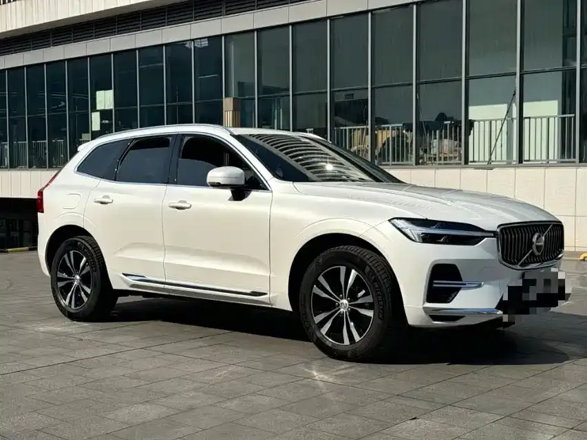 Volvo XC60 — фото 7