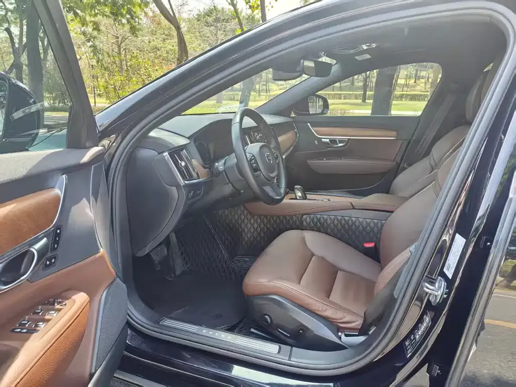Volvo S90 2021 из CN, фото 6