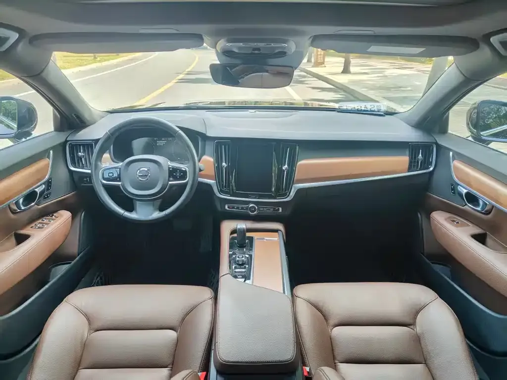 Volvo S90 2021 из CN, фото 3