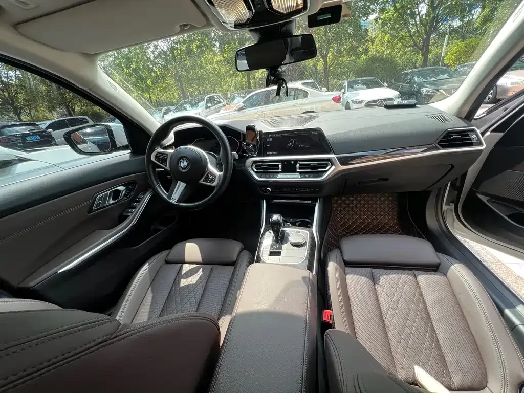 BMW 3 Series 2022 из CN, фото 10