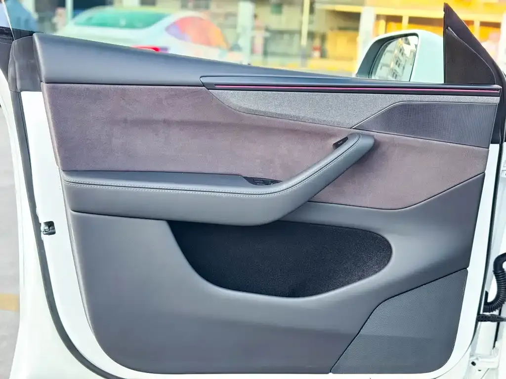 Tesla Model Y L 2025 из CN, фото 8