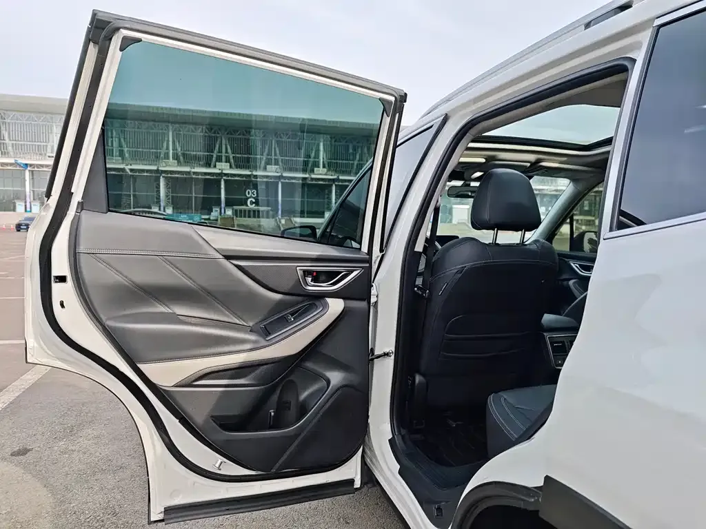 Subaru Forester 2022 из CN, фото 4
