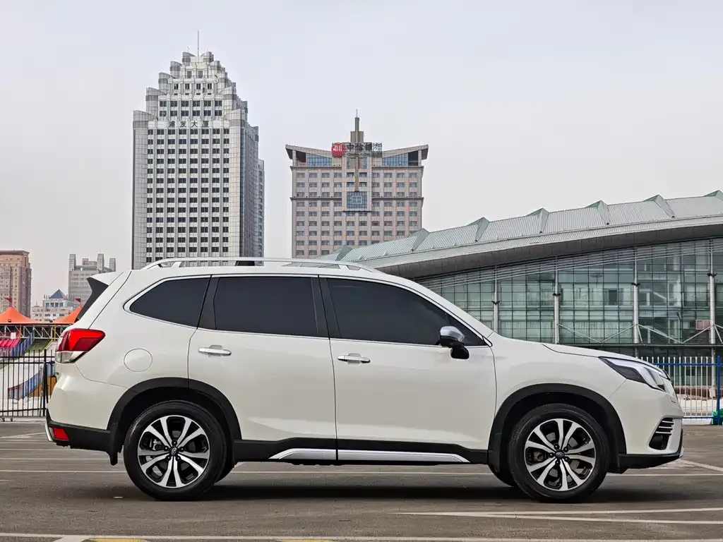 Subaru Forester 2022 из CN, фото 2